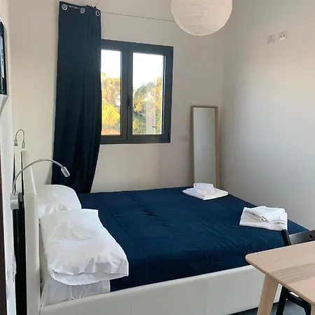 Punta Trettu Kitesurf House Hotel *